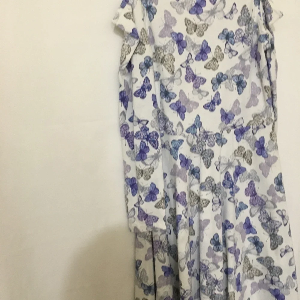 3/$35❤️Children’s place butterflies L/S Dress L